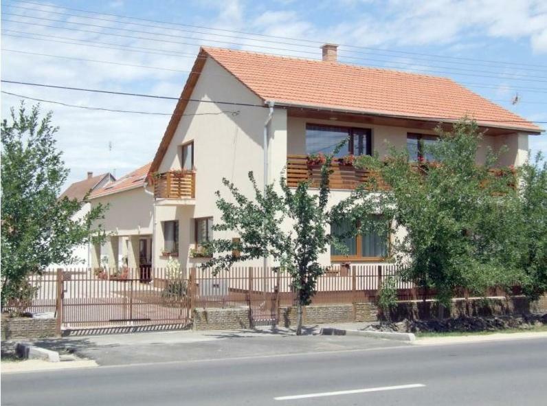 Hotel Aura Vendeghaz Hajdúszoboszló Zewnętrze zdjęcie